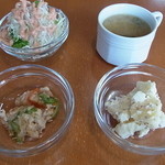 ラ ぺスカ - ピザについてきます。サラダ・スープ他