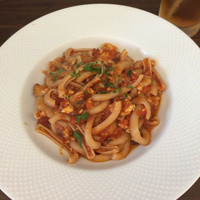 ヴィア トスカネッラ - 鶏ひき肉とキノコのトマトソース