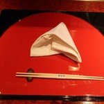 鉄板焼 甚 - お箸は吉野杉で作られたもの