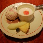 鉄板焼 甚 - 【山ひこ】ブルーベリーアイス