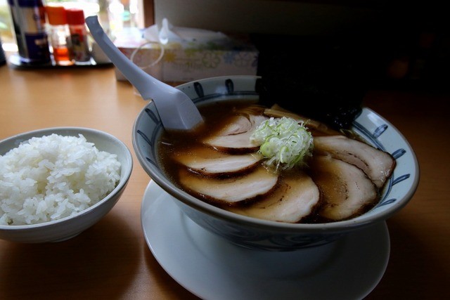 らぁ麺屋まるみ>