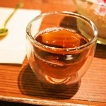 たねや茶屋 - かき氷を食べた後に温かいほうじ茶が美味しい