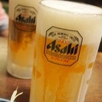 焼とり とらさん - ビールジョッキは凍らせてあり　特殊サーバーでいい感じ