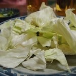 焼とり とらさん - キャベ（お代わりもいただいた）