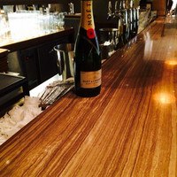 37 Steakhouse & Bar - 飲み干したモエ。何故か遠くに置かれる笑