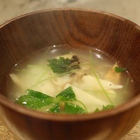 柳家 - 鮎の出汁と松茸の香りが堪能できる贅沢な一品です！