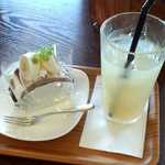 Montoro Yougashi Ten - バナナキャラメルと白桃ジュース　ｹｰｷｾｯﾄで