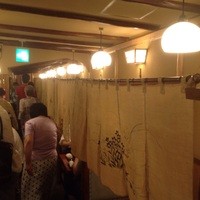 うなぎ割烹 大江戸 - 店内は「鰻の寝床」の様に奥に長い