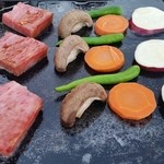 モリタ屋 - こちらは最初のロース肉