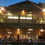 モリタ屋 - 床から見るお店