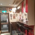 南米ペルー料理 Misky - 入口付近のカウンター席