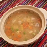 南米ペルー料理 Misky - キヌアだけでなくジャイアントコーンも斬新な「ソパ　デ　キヌア　イ　モテ (1050円)」