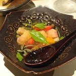 季節の野菜、果物、じゅんさいのジュレ。