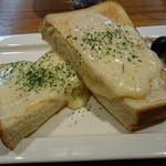 箱根ベーカリー - ラクレットチーズトースト