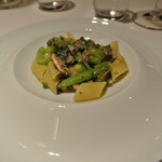 リストランテ カノフィーロ - サンマとフィノッキオ、グリーンゼブラのアーリオオーリオ　ペンネ