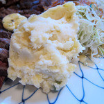 けやき - ポテトサラダも大盛り