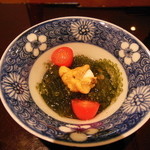 北新地 弧柳 - 海ぶどうとフルーツトマト　ウニのせ