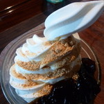 グランチャイナ岡山 - ソフトクリーム(+コーヒーゼリー＋きな粉)