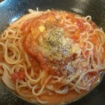 パスタ人 - トマトとニンニクのスパゲッティ・大盛（590円+100円）