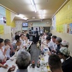 一平 - 変則コの字型のカウンターは常に満席