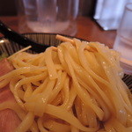 麺屋NOROMA - プリプリと軽快に踊る情熱的なバネと、ムチュムチュと艶めかしく踊るエロさ爆発の弾力