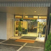 香港園 - ボーイさんが開けてくれます