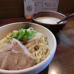 麺処 と市 - つけ麺並、750円。