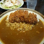 Koko Ichibanya - 手仕込チキンカツカレー+イタリアンソーセージのシーザーサラダ