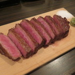 SATOブリアン - シンシンの厚切り、山葵添え