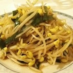 ゆるり 中華食堂 癒食同源 - ニラと豆もやしのニンニク強火炒め