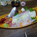 伊豫水軍 - 来島海峡の天然鯛、一本釣りの贅沢をお造りに