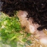 山岡家 - 朝ラーメン（黒ばら海苔・味濃いめ・アップ）