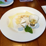 県央バル ぱぷりか - チーズ3種盛り
