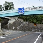 時の回廊 - 行き方②歩道橋下を左折