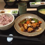 百菜 - 白身魚の黒酢あんかけ定食