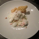 フロリレージュ - 本質　海老　
      　北海道産ボタン海老、赤ワインビネガー、ミルクババロア、エビセン　ガスパチョ・トマトムース掛け
      