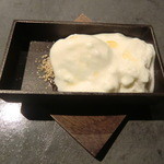 フロリレージュ - 再生　ミルク
      　南部鉄器の皿、金胡麻、岩手フロマージュブラン・クレームダンジュ、胡麻油　　東北支援
      