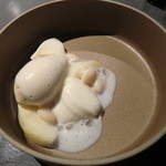 フロリレージュ - 素朴　桃
      　桃、白インゲン豆のアイスと泡、ココナッツブランマンジェ
      