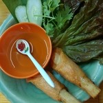 カラテチョップ - チャオトム／サトウキビにエビのすり身を巻いて揚げたものです。