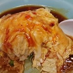 味の工房 菜苑 - 自家製辣油を掛けて食べる…