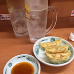 日高屋 - 餃子3個と酎ハイ