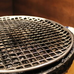 焼肉屋かねちゃん - 網の準備バッチリ