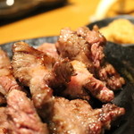 焼肉屋かねちゃん - 牛わらじと山わさびの相性は抜群