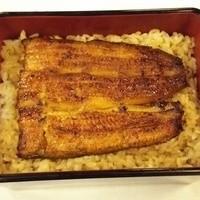 鰻割烹 伊豆栄 本店 - うな重（松）2700円