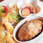 Troom Café - 本日の数量限定ランチ　焼たてパンorごはん食べ放題