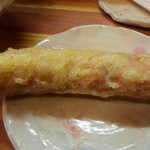 三好うどん - ちくわ天麩羅はオーダー後に揚げてくれるので熱々