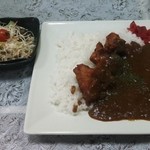 じゅれ - ランチメニュー・からあげカレー（700円）サラダ付