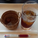 MOM’S - 2015.8.24。ドリンク（アイスティー）。