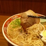 二葉亭 デイトス店 - 焼き豚は独自の燻製のようです。