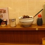 二葉亭 - 目的の辛子高菜が山盛りであります。